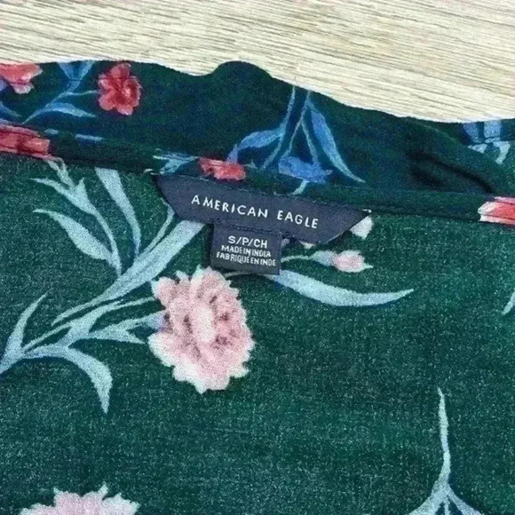 American Eagle Floral Tie Front Top Size Small - Picture 5 of 8
